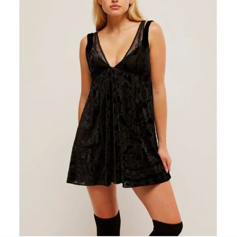 FREE PEOPLE NWT Snow Angel Mini Slip / Black Combo - S